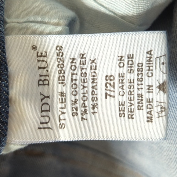 Judy Blue Hi-Waisted Embroidered Pocket Relaxed Fit 7/28 - Picture 15 of 16